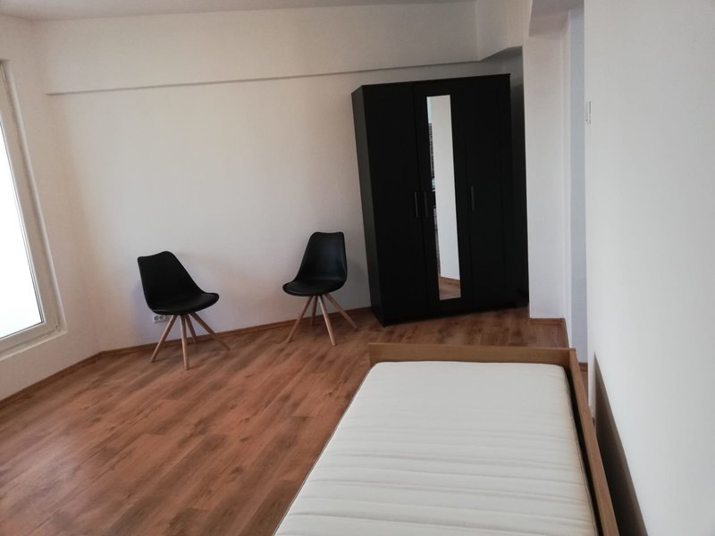 Tineretului, Serban Voda,