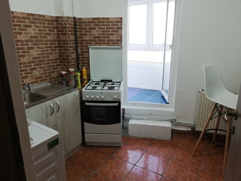 Tineretului, Serban Voda,