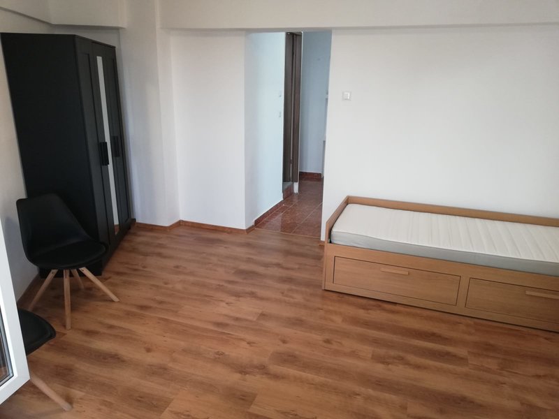 Tineretului, Serban Voda,